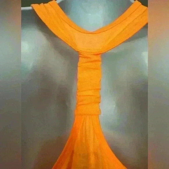 Marika Tek Orange Activewear Women's Top (168) - Picture 7 of 13